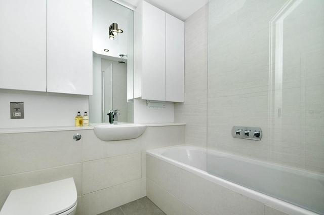  Image of 2 bedroom Flat to rent in Copenhagen Street London N1 at London  Barnsbury, N1 0JN