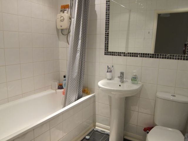  Image of 1 bedroom Terraced house to rent in Cornerside Ashford TW15 at Cornerside  Ashford, TW15 1UY
