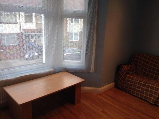  Image of 2 bedroom Flat to rent in Cornwallis Road London N9 at London, N9 0JJ