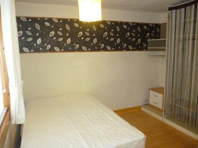  Image of 2 bedroom Flat to rent in Cowane Street Stirling FK8 at Stirling  Stirling, FK8 1JS