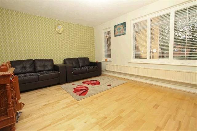  Image of 2 bedroom Property to rent in Cowen Avenue South Harrow Harrow HA2 at Cowen Avenue Harrow Harrow, HA2 0LU