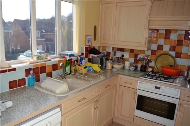  Image of 3 bedroom Town House for sale in Coxheath Close St. Leonards-on-Sea TN38 at East Sussex, TN38 8ES
