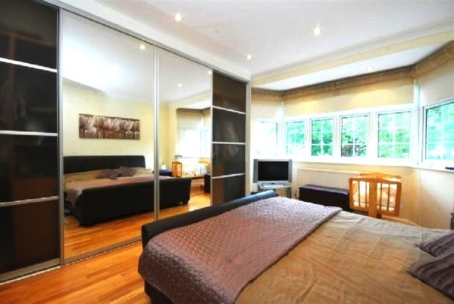  Image of 6 bedroom Detached house for sale in Cranbourne Gardens London NW11 at TEMPLE FORTUNE  London, NW11 0HU
