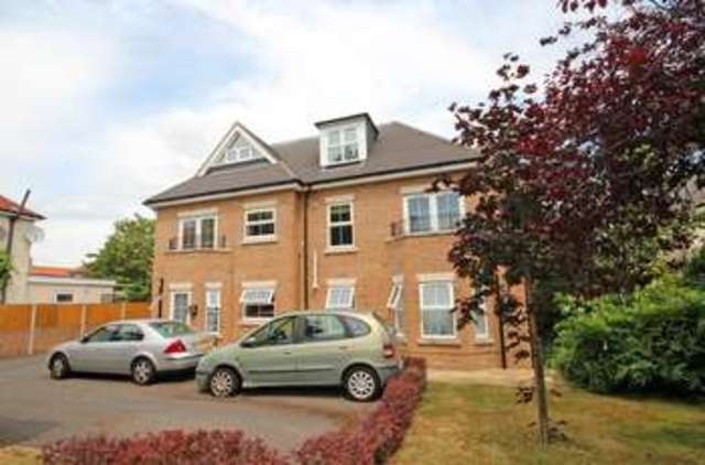  Image of 2 bedroom Flat for sale in Cranleigh Road Southbourne Bournemouth BH6 at Cranleigh Road Tuckton Bournemouth, BH6 5JZ