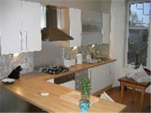  Image of 2 bedroom Flat to rent in Cranworth Street Glasgow G12 at Hillhead Glasgow Glasgow, G12 8AG