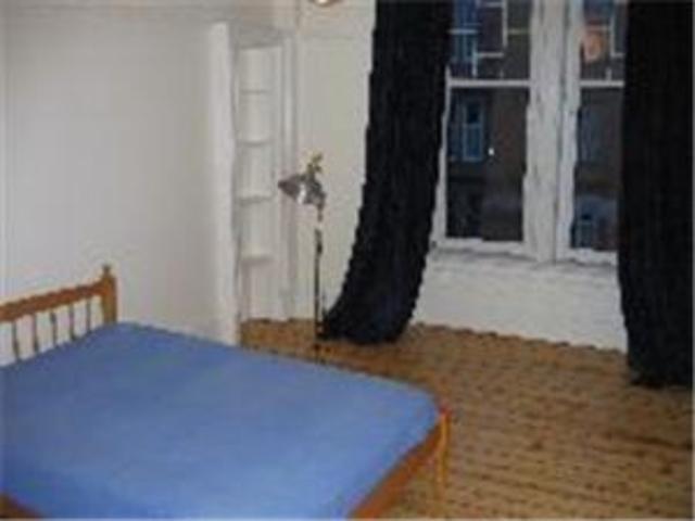  Image of 2 bedroom Flat to rent in Cranworth Street Glasgow G12 at Hillhead Glasgow Glasgow, G12 8AG