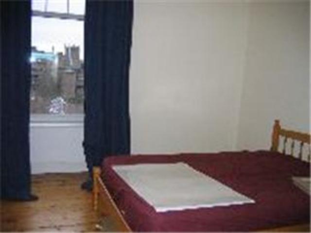  Image of 2 bedroom Flat to rent in Cranworth Street Glasgow G12 at Hillhead Glasgow Glasgow, G12 8AG