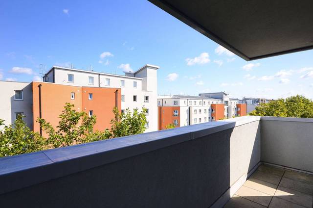 Image of 2 bedroom Flat for sale in Creek Road London SE8 at Creek Road  Greenwich, SE8 3FD