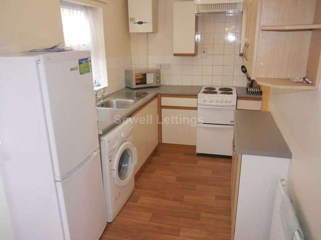  Image of 3 bedroom Detached house to rent in Crescent Road Earley Reading RG1 at Crescent Road  Reading, RG1 5SP