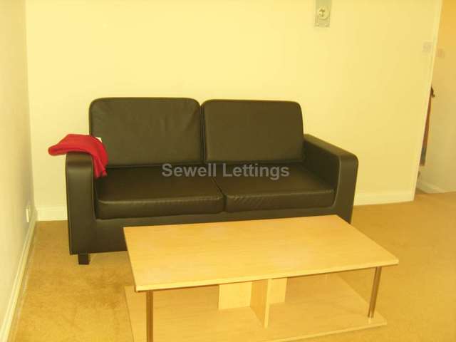  Image of 3 bedroom Detached house to rent in Crescent Road Earley Reading RG1 at Crescent Road  Reading, RG1 5SP