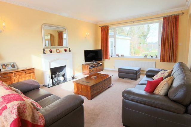  Image of 4 bedroom Detached house for sale in Crewe Road Nantwich CW5 at Crewe Road  Nantwich, CW5 6JN