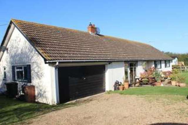  Image of 4 bedroom Bungalow to rent in Crimp Hill Road Old Windsor Windsor SL4 at Crimp Hill Road Old Windsor Windsor, SL4 2HL