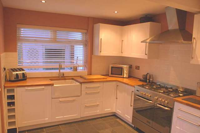 Image of 3 bedroom Semi-Detached house to rent in Cross Lane Newton-Le-Willows WA12 at Cross Lane  Newton Le Willows, WA12 9QA