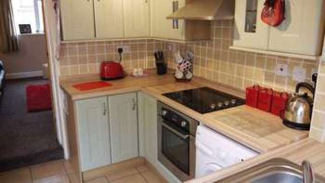  Image of 2 bedroom Cottage for sale in Cross Street Garthorpe Scunthorpe DN17 at Garthorpe North Lincolnshire, DN17 4SD