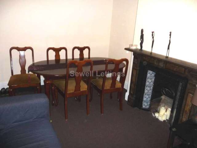  Image of 5 bedroom Detached house to rent in Culver Road Earley Reading RG6 at Culver Road  Reading, RG6 1QA