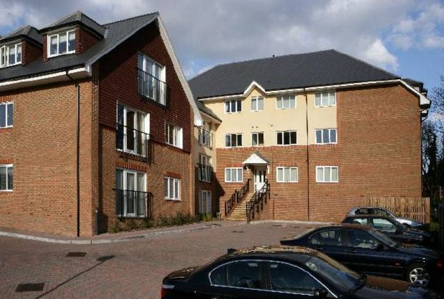  Image of 2 bedroom Flat for sale in Culverden Park Tunbridge Wells TN4 at Tunbridge Wells, TN4 9QZ