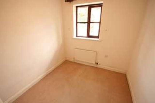  Image of 3 bedroom Semi-Detached house to rent in Cuthbert Close Teignmouth Road Torquay TQ1 at Torquay Devon, TQ1 4RU