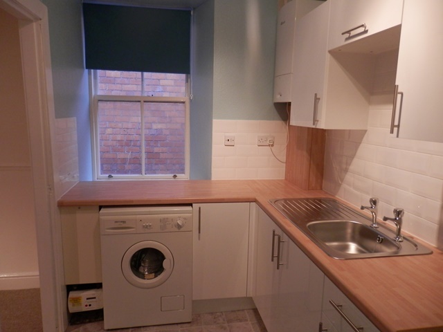  Image of 1 bedroom Flat to rent in Cutlog Vennel Perth PH1 at Perth Perthshire Perthshire, PH1 5HY