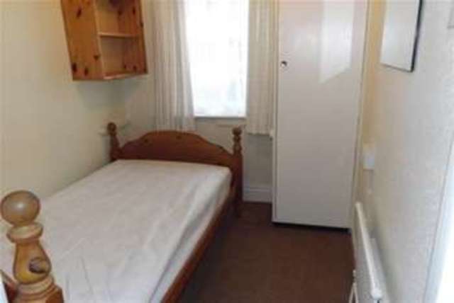  Image of 3 bedroom Detached house to rent in Dale Gardens Plymouth PL4 at Plymouth, PL4 6PY