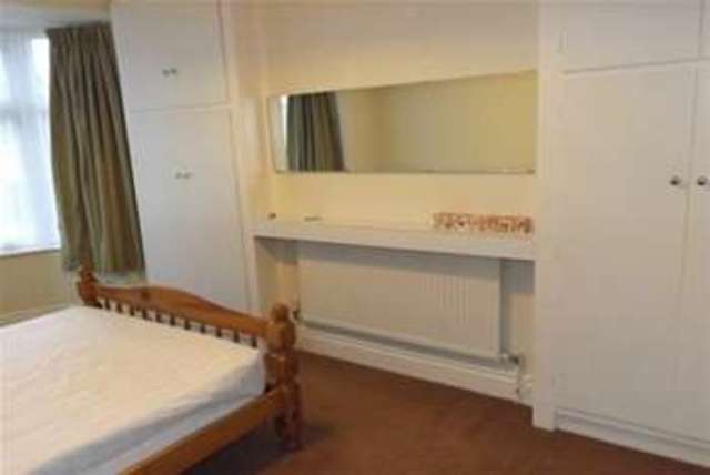  Image of 3 bedroom Detached house to rent in Dale Gardens Plymouth PL4 at Plymouth, PL4 6PY