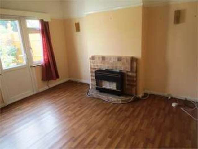  Image of 3 bedroom Semi-Detached house for sale in Danescroft Drive Leigh-on-Sea SS9 at Danescroft Drive Leigh on sea Eastwood, SS9 4NR