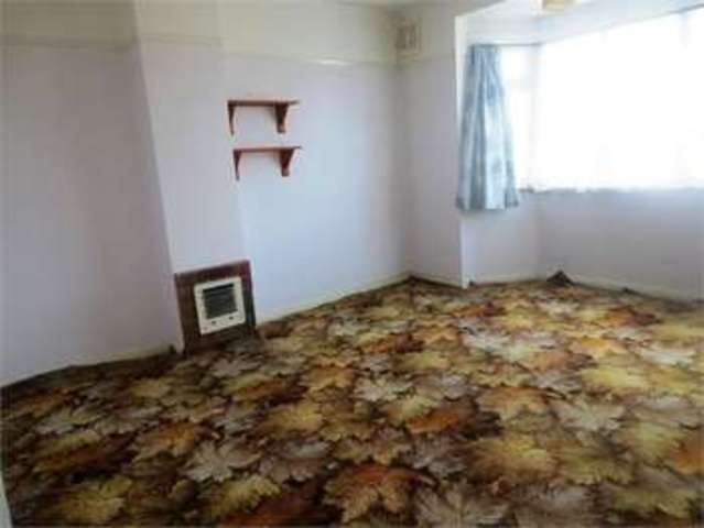  Image of 3 bedroom Semi-Detached house for sale in Danescroft Drive Leigh-on-Sea SS9 at Danescroft Drive Leigh on sea Eastwood, SS9 4NR