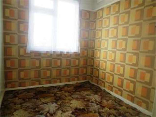  Image of 3 bedroom Semi-Detached house for sale in Danescroft Drive Leigh-on-Sea SS9 at Danescroft Drive Leigh on sea Eastwood, SS9 4NR