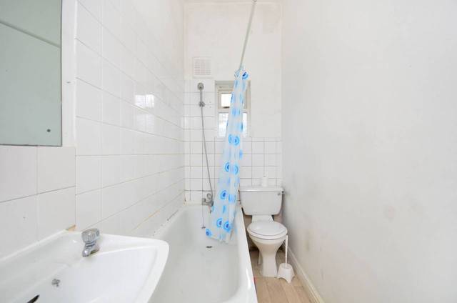  Image of 2 bedroom Flat for sale in Darnley Road London E9 at Darnley Road  Hackney, E9 6QH