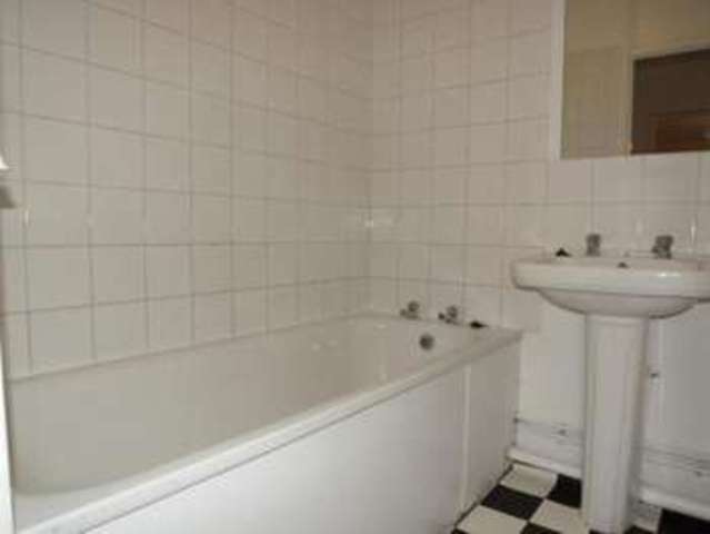  Image of 2 bedroom Flat to rent in Daubeney Road London E5 at Daubeney Road  London, E5 0EW