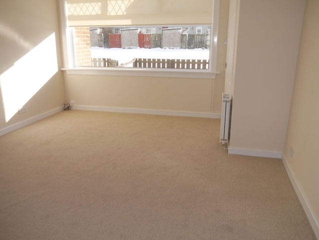  Image of 2 bedroom Terraced house to rent in Davidson Lane Carluke ML8 at Carluke South Lanarkshire South Lanarkshire, ML8 4NJ