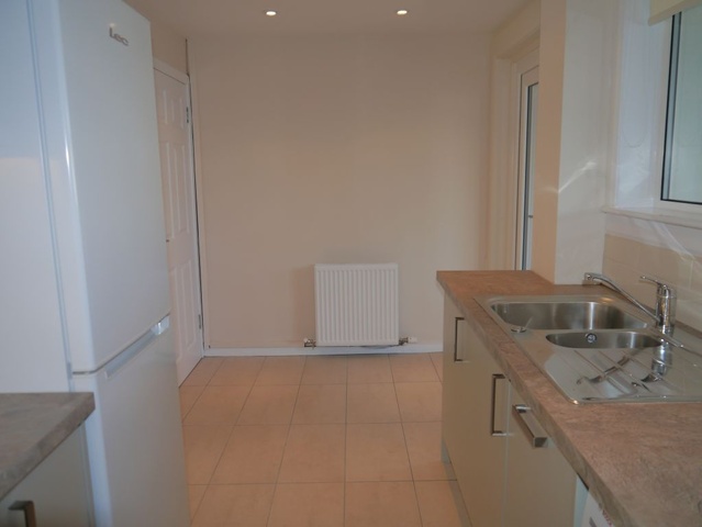  Image of 2 bedroom Terraced house to rent in Davidson Lane Carluke ML8 at Carluke South Lanarkshire South Lanarkshire, ML8 4NJ
