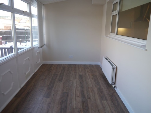  Image of 2 bedroom Terraced house to rent in Davidson Lane Carluke ML8 at Carluke South Lanarkshire South Lanarkshire, ML8 4NJ
