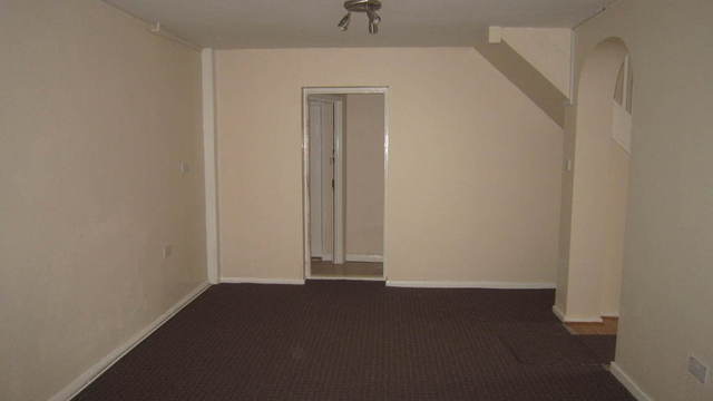  Image of 6 bedroom End of Terrace for sale in Dawley Avenue Uxbridge UB8 at Middlesex  Uxbridge, UB8 3BX