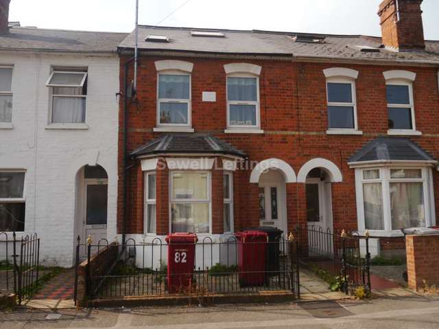  Image of 6 bedroom Detached house to rent in De Beauvoir Road Reading RG1 at De Beauvoir Road  Reading, RG1 5NP