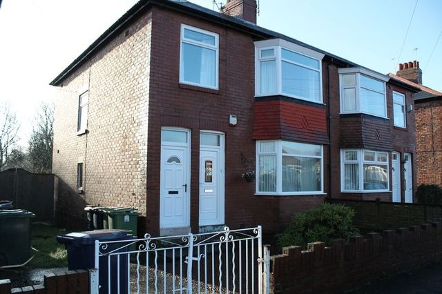  Image of 3 bedroom Flat to rent in Debdon Gardens Newcastle upon Tyne NE6 at Debdon Gardens Heaton Newcastle Upon Tyne, NE6 5TS