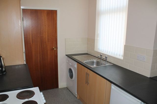  Image of 3 bedroom Flat to rent in Debdon Gardens Newcastle upon Tyne NE6 at Debdon Gardens Heaton Newcastle Upon Tyne, NE6 5TS