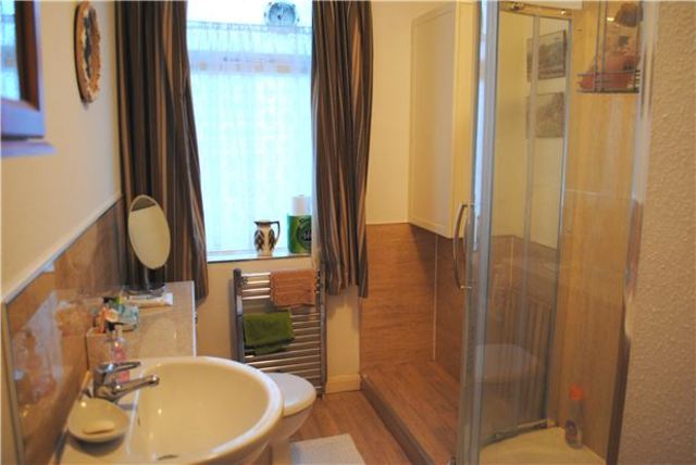  Image of 1 bedroom Flat for sale in Devonshire Road Bexhill-on-Sea TN40 at East Sussex, TN40 1AH