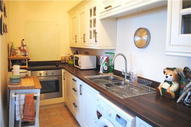  Image of 1 bedroom Flat for sale in Devonshire Road Bexhill-on-Sea TN40 at East Sussex, TN40 1AH