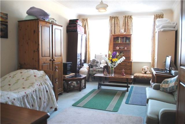  Image of 1 bedroom Flat for sale in Devonshire Road Bexhill-on-Sea TN40 at East Sussex, TN40 1AH
