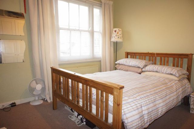  Image of 2 bedroom Terraced house to rent in Derinton Road London SW17 at Derinton Road  Tooting, SW17 8HU
