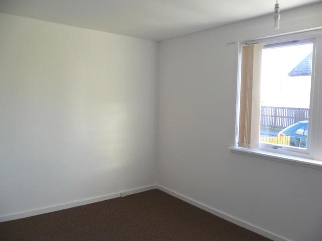  Image of 2 bedroom Flat to rent in Derran Drive Cardenden Lochgelly KY5 at Cardenden Fife Fife, KY5 0JH