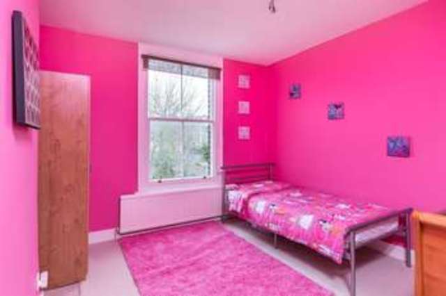  Image of 3 bedroom Property for sale in Derwent Road London N13 at Derwent Road London London, N13 4PY