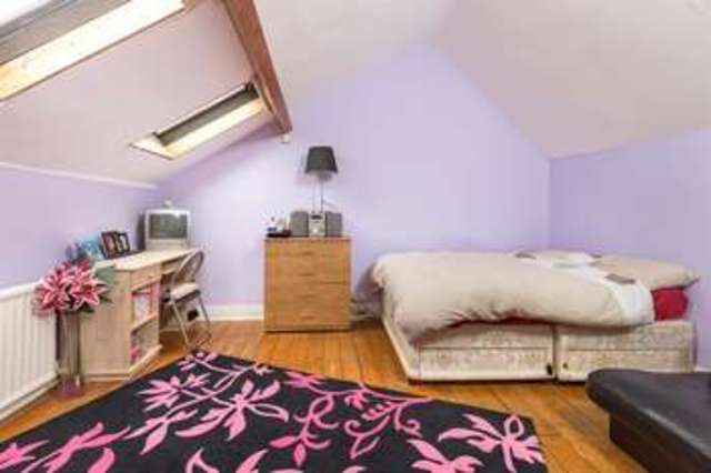  Image of 3 bedroom Property for sale in Derwent Road London N13 at Derwent Road London London, N13 4PY