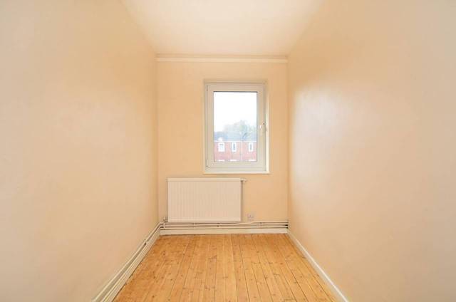  Image of 3 bedroom Maisonette for sale in Detmold Road London E5 at Detmold Road  Hackney, E5 9NJ