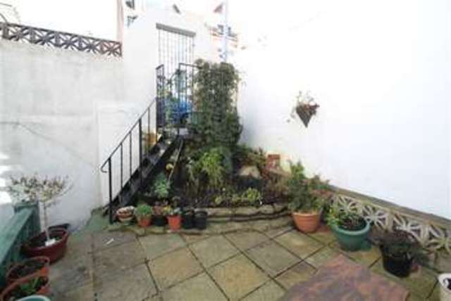  Image of 1 bedroom Flat for sale in Ditchling Rise Brighton BN1 at Ditchling Rise  Brighton, BN1 4QQ