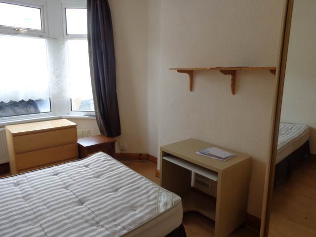  Image of 5 bedroom Detached house to rent in Dogfield Street Cathays Cardiff CF24 at Cathays Cardiff Roath, CF24 4QJ