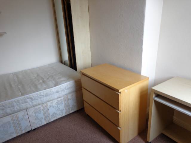  Image of 5 bedroom Detached house to rent in Dogfield Street Cathays Cardiff CF24 at Cathays Cardiff Roath, CF24 4QJ