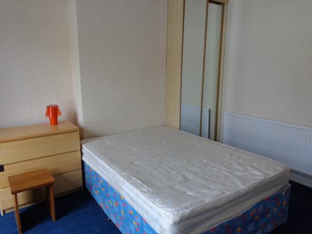  Image of 5 bedroom Detached house to rent in Dogfield Street Cathays Cardiff CF24 at Cathays Cardiff Roath, CF24 4QJ