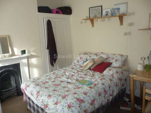  Image of 4 bedroom Detached house to rent in Donnington Road Reading RG1 at Donnington Road  Reading, RG1 5ND