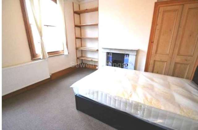  Image of 4 bedroom Apartment to rent in Donnington Road Reading RG1 at Donnington Road  Reading, RG1 5ND